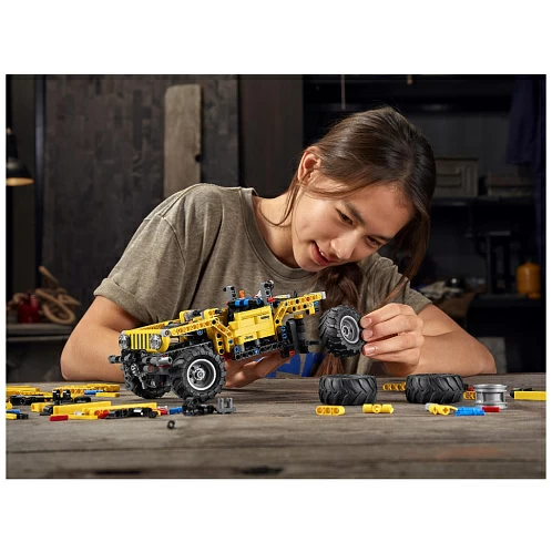 Конструктор LEGO Technic, Jeep® Wrangler, (42122)